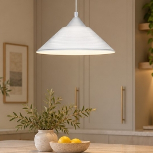 Lampada a sospensione conica bianca per isola cucina