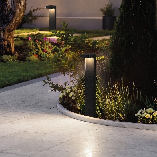 Paletto moderno nero da esterno led 10,5w 3000k ip65 70cm