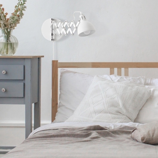 Applique per comodino camera da letto forbice bianco opaco 15cm