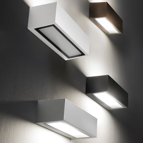Applique moderna nera da esterno ip54 26cm per balcone