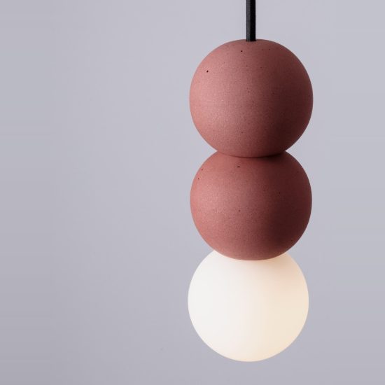 Lampada per comodino moderna sferica rosso e opale vetro a sospensione