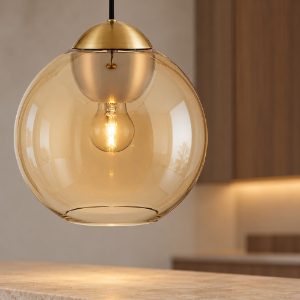 Lampada per cucina moderna a sospensione sferica ambra e oro ottone vetro