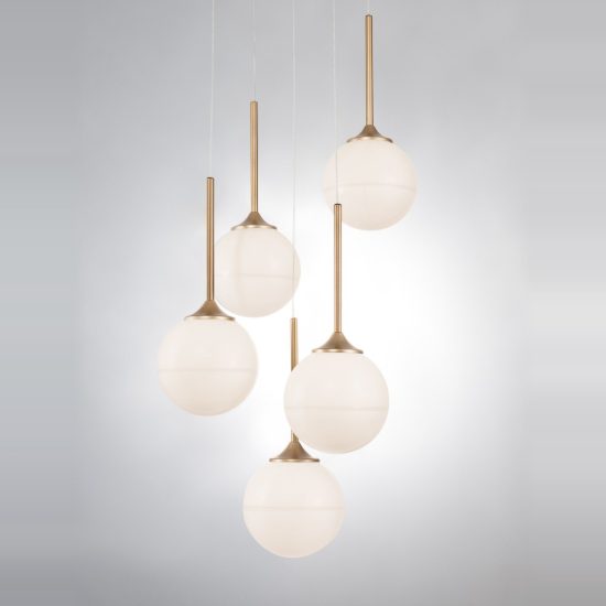 Lampadario 5 luci a sospensione bianco latte e oro ottone per soggiorno