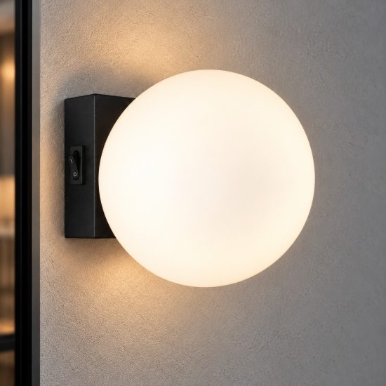 Applique per cucina moderna sferica opale e nero vetro led 6w 3200k