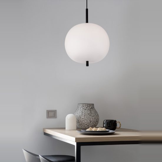 Lampadario per cucina moderno a sospensione globo opale e nero vetro