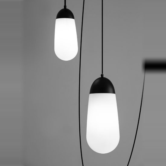 Lampadario moderno a sospensione per soggiorno opale e nero vetro 5 luci