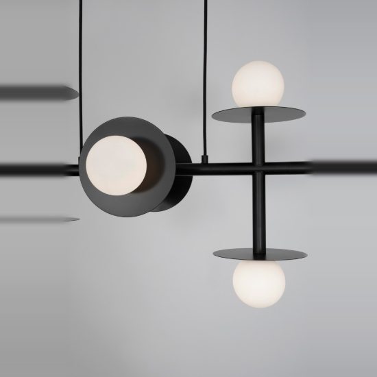 Lampadario moderno a sospensione per soggiorno opale e nero vetro 8 luci