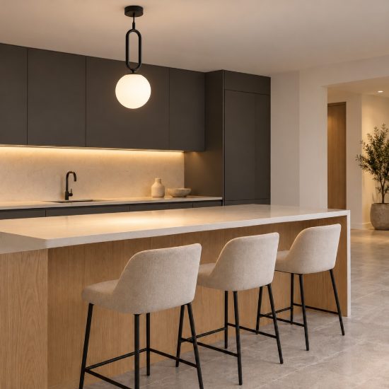 Lampada per cucina moderna a sospensione sferica opale e nero vetro