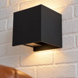 Eglo valmontone applique led 3w 3000k 10cm per camera da letto moderna nera con vetro trasparente