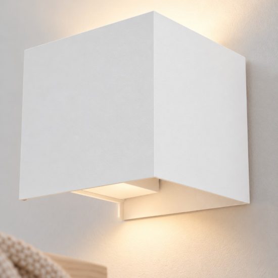 Eglo valmontone applique led 3w 3000k 10cm per camera da letto moderna bianca con vetro trasparente