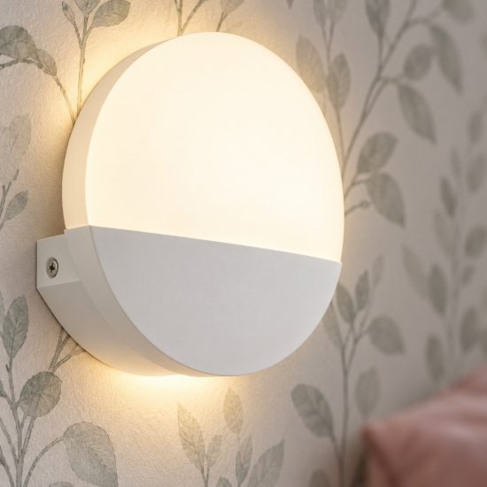 Eglo metrass 1 applique led 4,5w 3000k 13cm per camera da letto moderna bianca