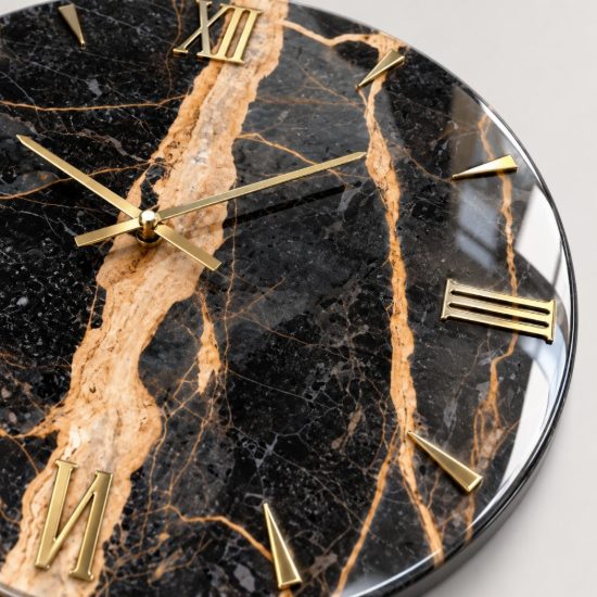 Orologio rotondo da parete resina effetto marmo nero dettagli oro lucido 40cm