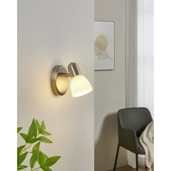 Eglo dakar 1 applique con faretto e14 orientabile 10,5cm per soggiorno moderna nichel