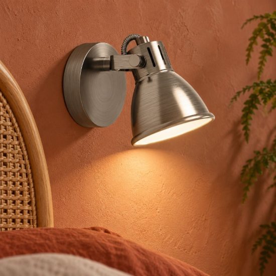 Eglo seras applique con faretto gu10 led 2,8w 3000k orientabile 10cm per camera da letto moderna nichel invecchiato e panna