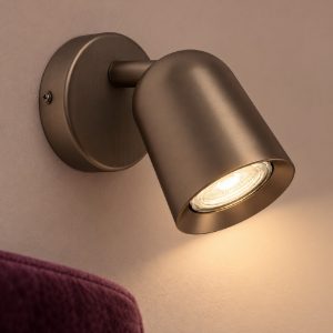 Eglo camaldoli applique con faretto gu10 orientabile 8,5cm per camera da letto moderna bronzo scuro