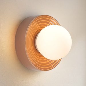 Applique da parete con sfera in vetro moderna colore caramello