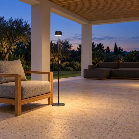 Eglo roccanova l lampada da terra per esterno led 2,8w 3000k 120cm ip44 ricaricabile con pannello solare moderna nera