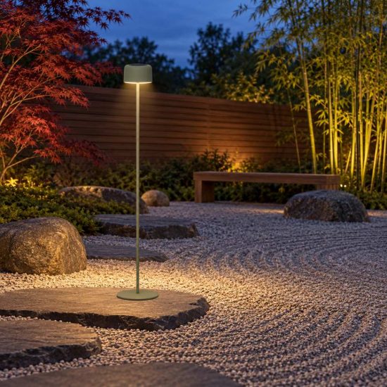 Eglo roccanova l lampada da terra per esterno led 2,8w 3000k 120cm ip44 ricaricabile con pannello solare moderna verde salvia