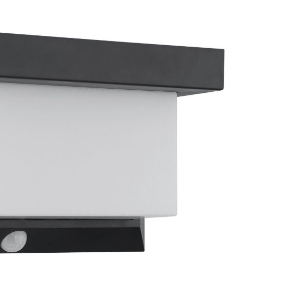 Eglo utrera applique solare da esterno led 3,2w 20cm ip44 moderna nera con sensore di movimento