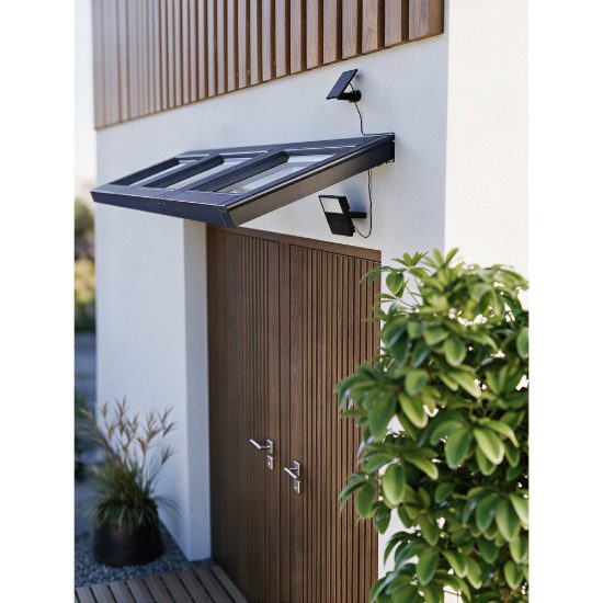 Eglo panettieri proiettore solare da esterno led 6,7w 4000k 14,5cm ip44 moderno nero con sensore