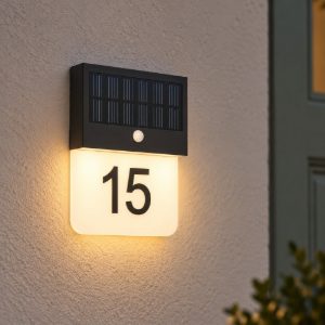 Eglo conettimara applique solare per numero civico led 6w 3000k 20cm ip44 moderna nera con sensore