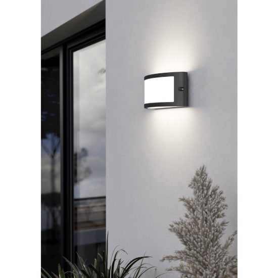 Eglo poggiarello applique da esterno 22cm ip54 moderna rettangolare con diffusore opale nera
