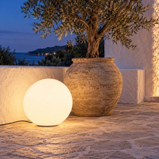 Eglo monterolo lampada da terra per esterno a sfera e27 50cm ip65 moderna bianca