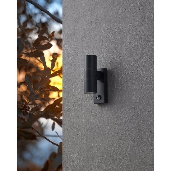 Eglo riga 5 lampada da parete per esterno cilindro antracite led 5,6w 3000k ip44 7cm con sensore di movimento