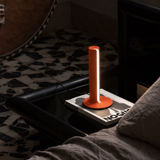 Ideal lux dorica abat-jour led 8w 3000k dimmerabile 25,5cm per comodino moderno arancione