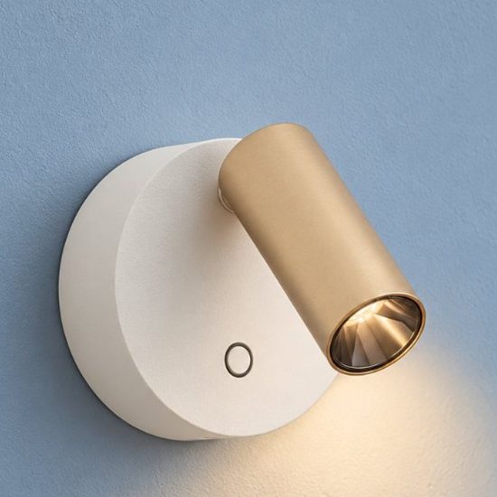 Ideal lux elf applique con faretto orientabile led 3w 3000k 8,5cm per comodino moderna bianca e oro