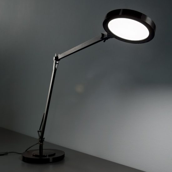 Ideal lux futura lampada da scrivania led 12,5w 4000k dimmerabile 65,5cm per ufficio moderna nera