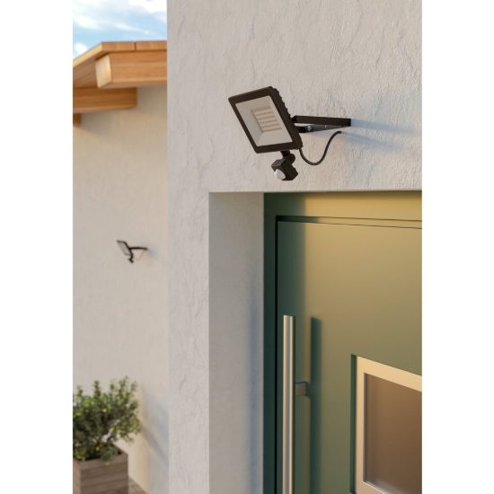 Eglo risacca e proiettore da esterno 50w 4000k ip65 19,4cm nero con sensore confezione da 8 pezzi