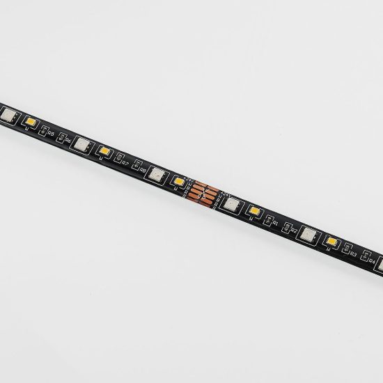 Striscia led 10,5w 3000k rgb con telecomando ip44 3m tagliabile nera