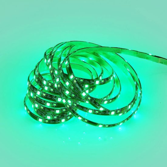 Striscia led 15w 3000k rgb con telecomando ip44 5m tagliabile nera