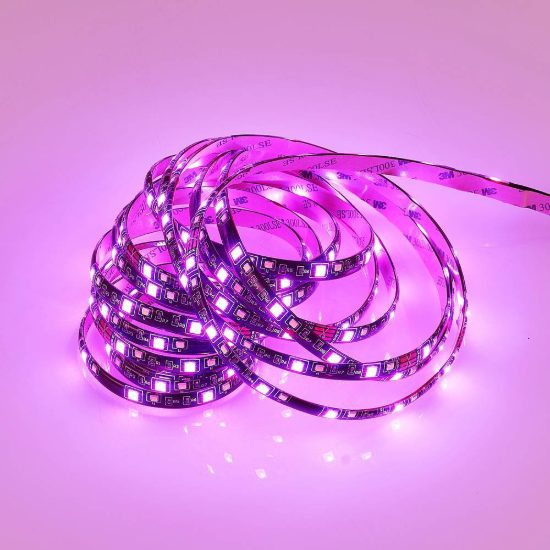 Striscia led 15w 3000k rgb con telecomando ip44 5m tagliabile nera