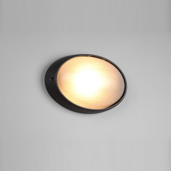 Applique grande da esterno ip44 moderna ovale nera con vetro satinato