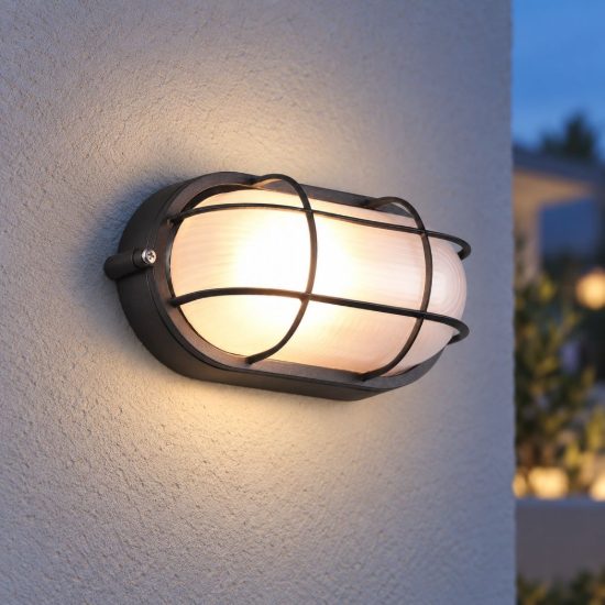 Applique piccola da esterno ip44 moderna ovale nera con griglia e vetro satinato