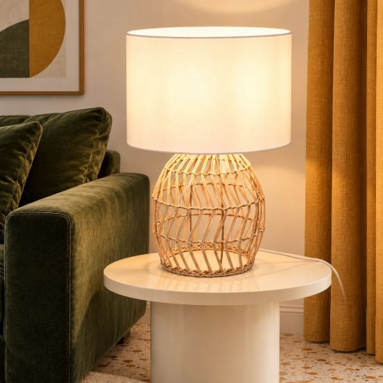Lampada da tavolo per soggiorno moderna in rattan naturale con paralume bianco