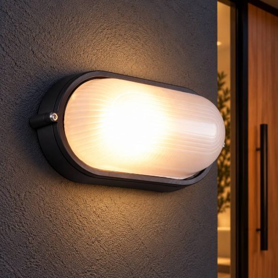 Applique grande da esterno ip44 moderna ovale nera con vetro satinato