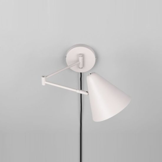 Applique per comodino camera da letto a braccio grigio caldo con paralume a cono interruttore