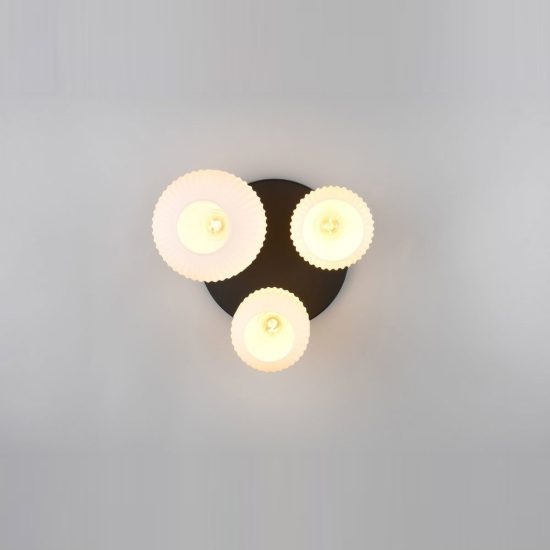 Plafoniera 3 luci moderna ottone satinato con vetri rigati bianchi assortiti
