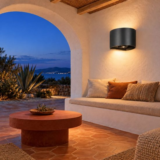 Applique da esterno ricaricabile led 2w 3000k con sensore di movimento ip44 stondata nera