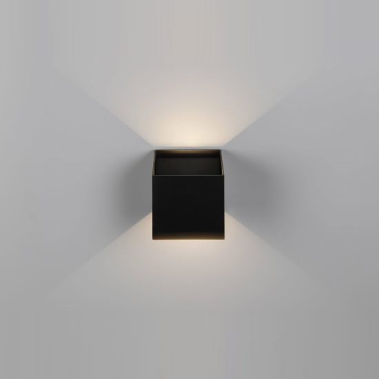 Applique da esterno ricaricabile led 2w 3000k con sensore di movimento ip44 quadrata nera