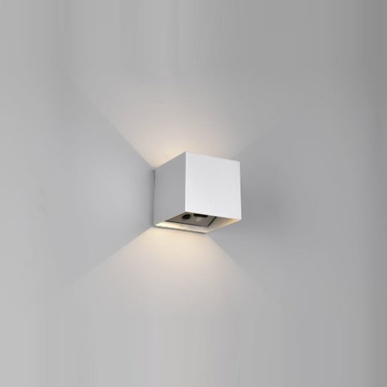 Applique da esterno ricaricabile led 2w 3000k con sensore di movimento ip44 quadrata titanio