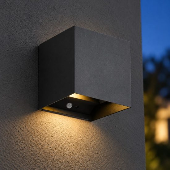 Applique da esterno ricaricabile led 1w 3000k con sensore di movimento ip44 cubica nera