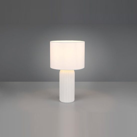Lampada da tavolo piccola per soggiorno in ceramica rigata bianca con paralume in tessuto bianco