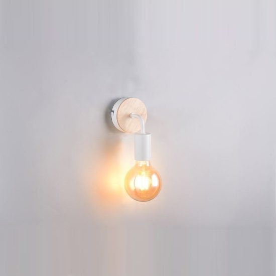 Applique per salotto moderna in metallo bianco con particolare in legno naturale