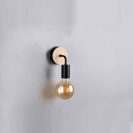 Applique per soggiorno moderna in metallo nero con particolare in legno naturale