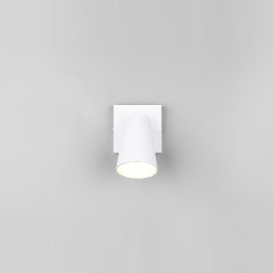 Applique per comodino camera da letto bianca con anello intercambiabile bianco o oro interruttore