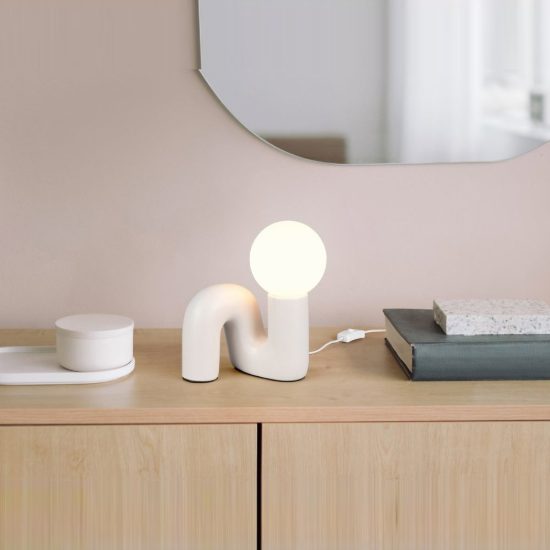 Abat-jour per comodino moderno grigio caldo in ceramica con sfera in vetro bianco